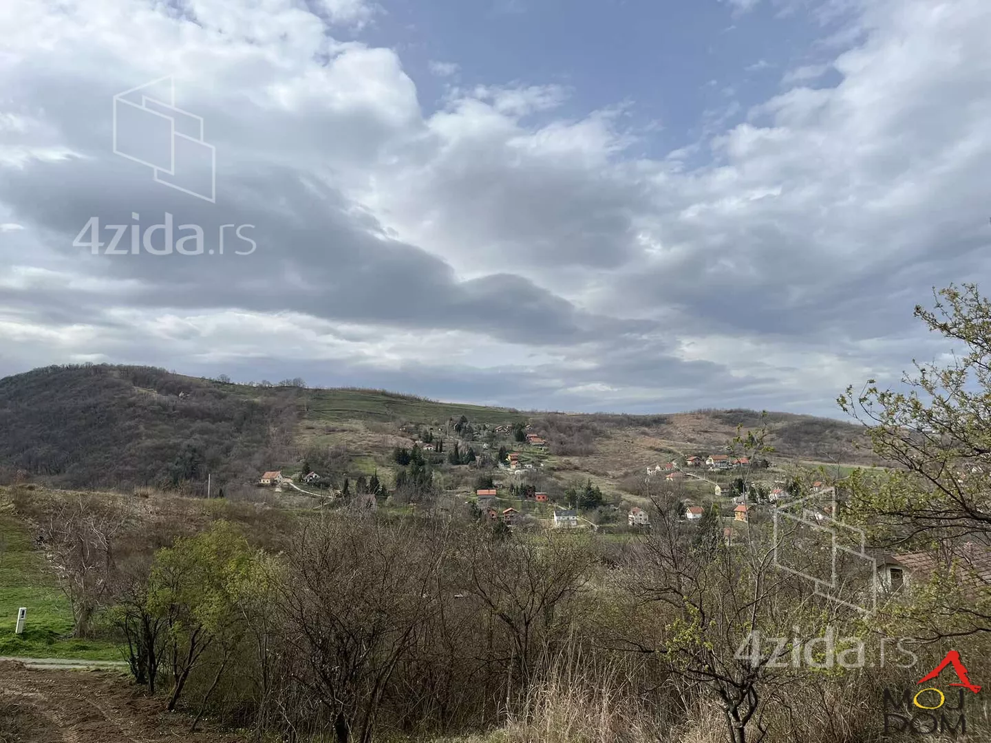 Plac | 4zida