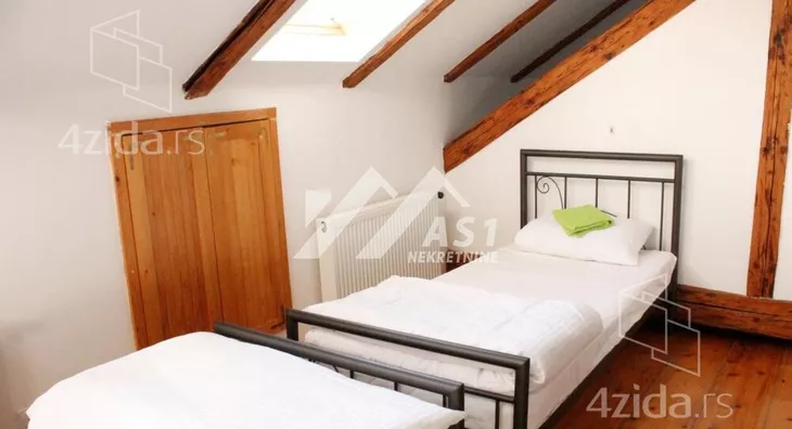 Četvoroiposoban stan | 4zida