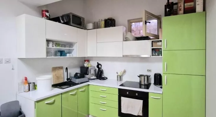 Šestosoban stan | 4zida