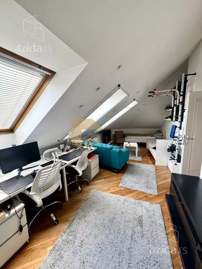 Petosoban stan | 4zida