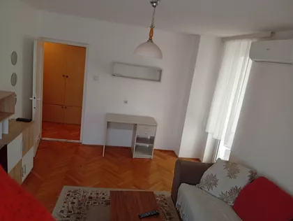 Velikotrnavska 13 | 4zida.rs