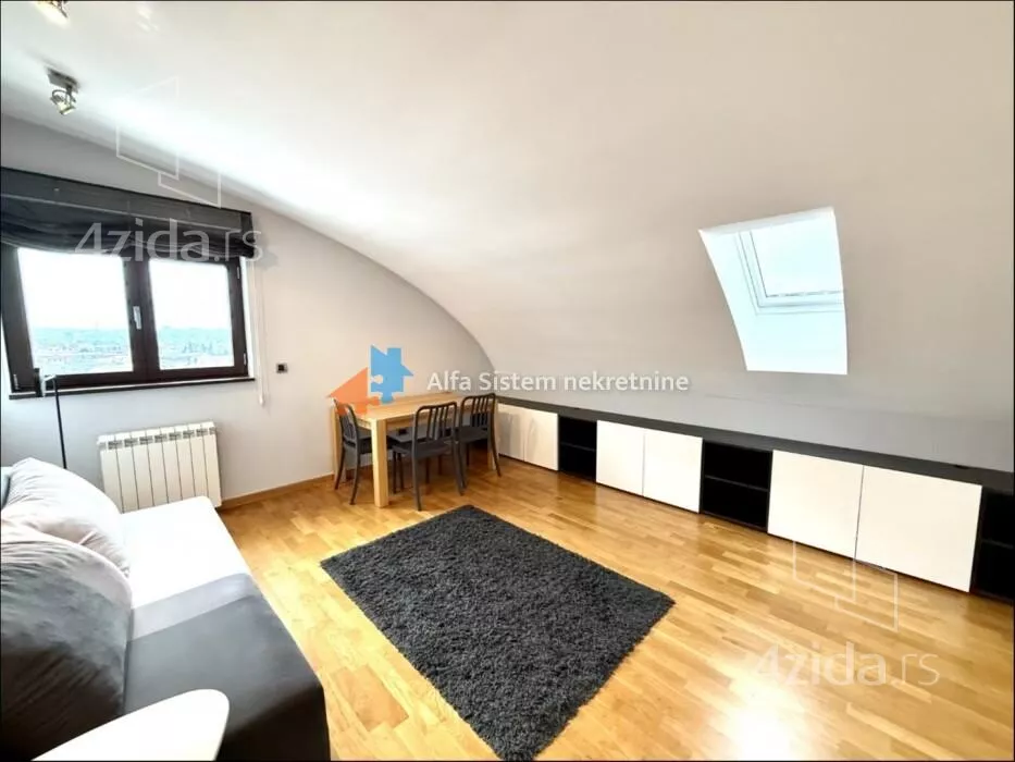 Petosoban stan | 4zida