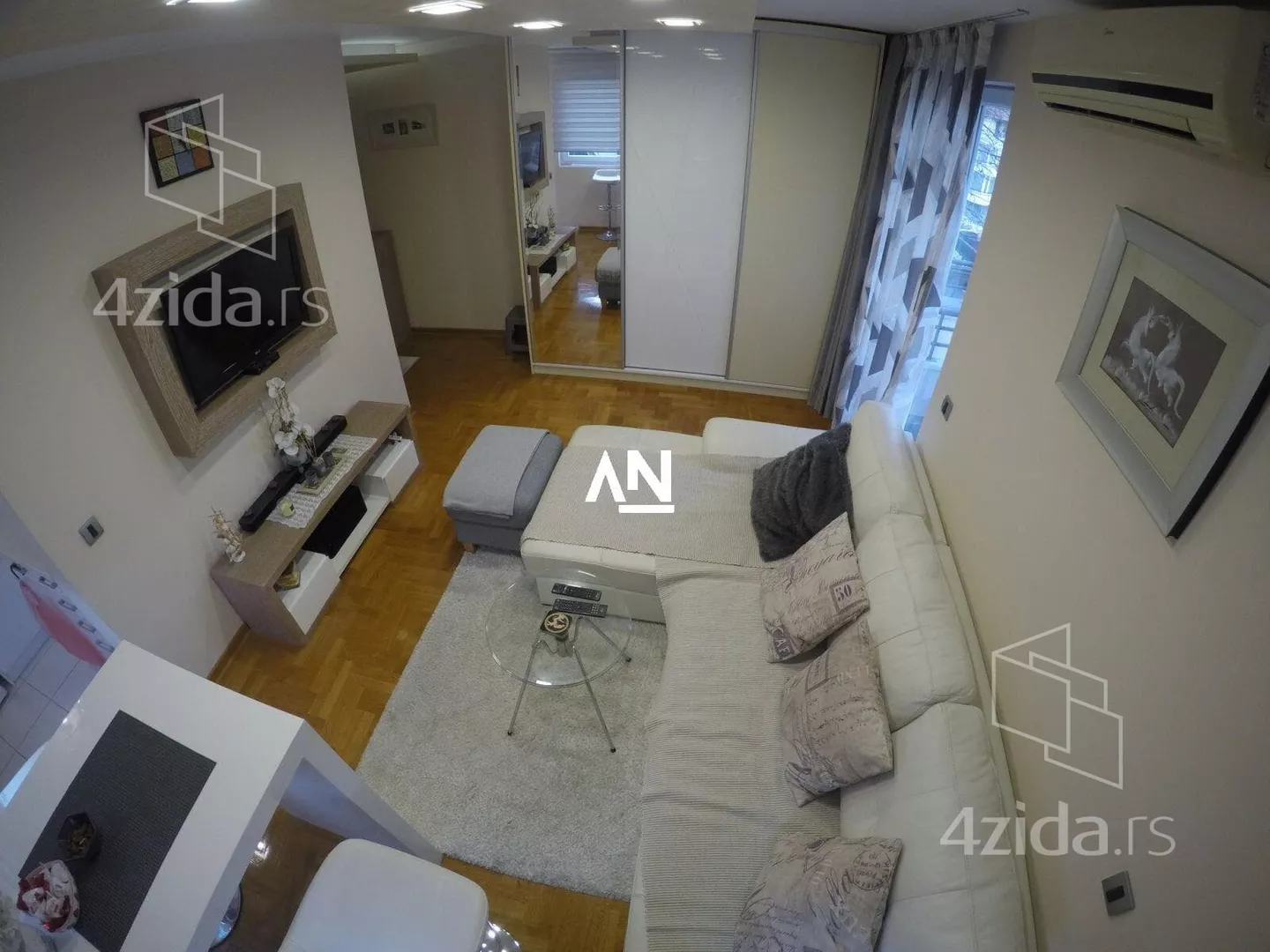 Jednoiposoban stan | 4zida