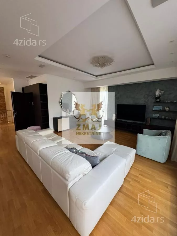 Sedmosoban stan | 4zida