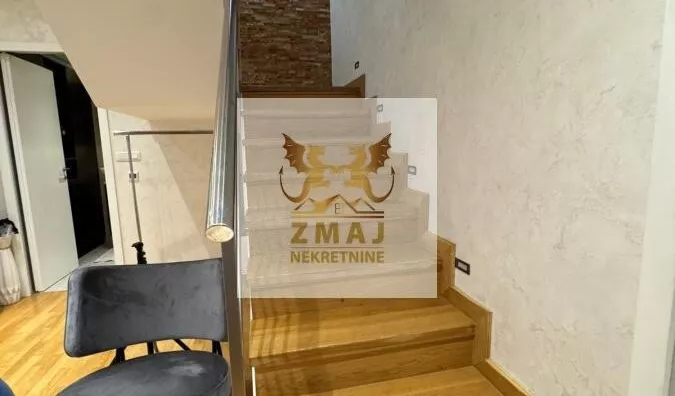 Sedmosoban stan | 4zida