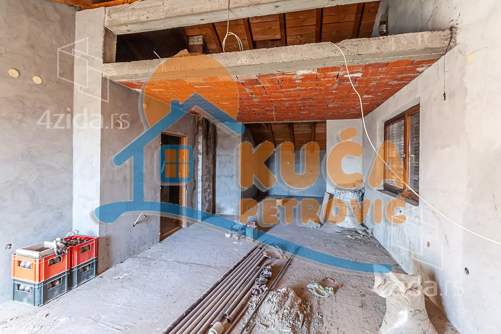 Lokal | 4zida