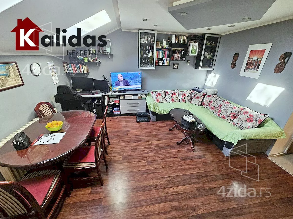 Dvoiposoban stan | 4zida