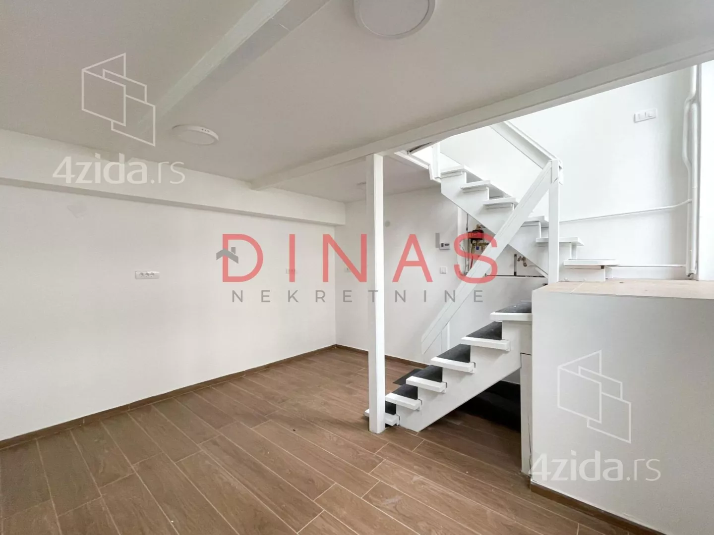 Lokal | 4zida