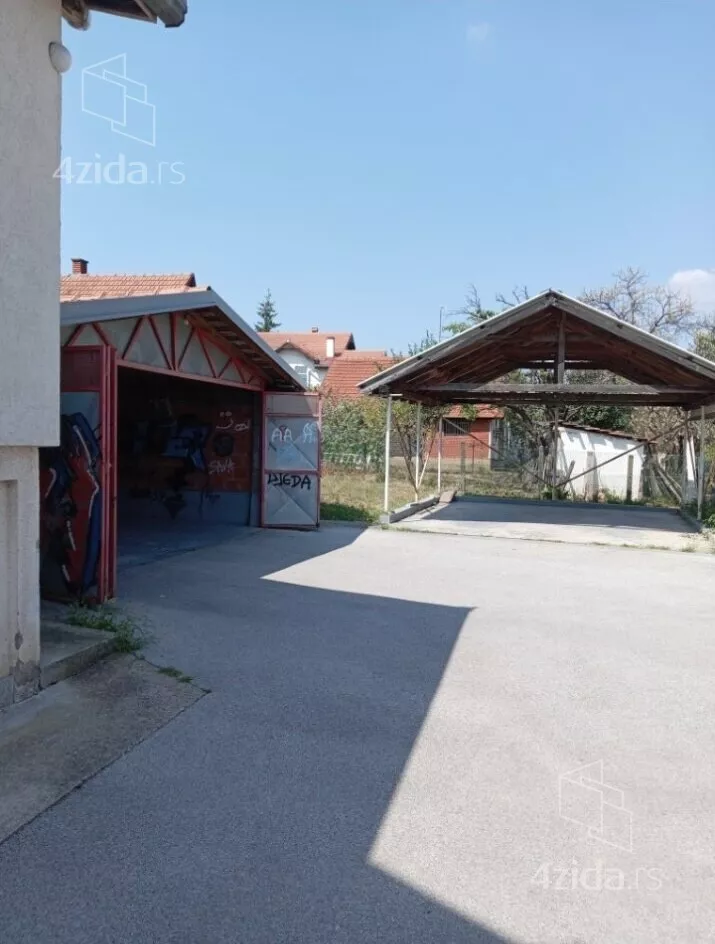 3-etažna kuća | 4zida