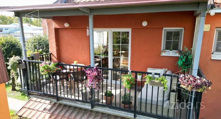 Petosoban stan | 4zida