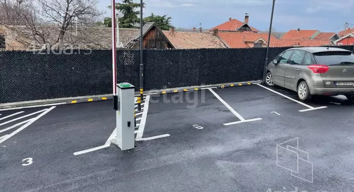 Lokal | 4zida