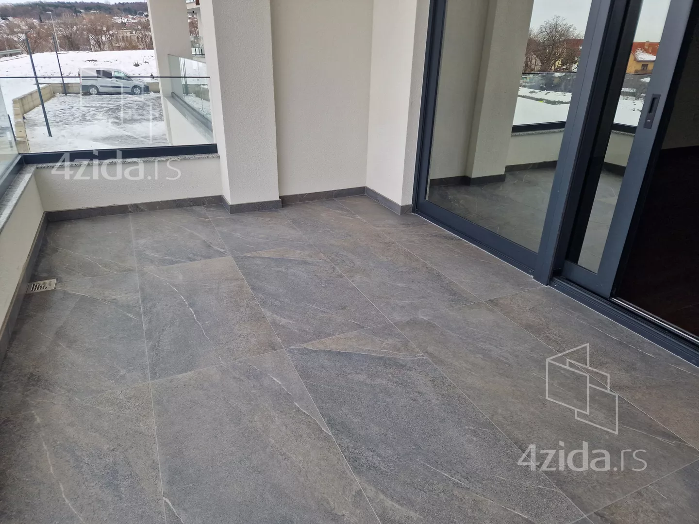 Petosoban stan | 4zida