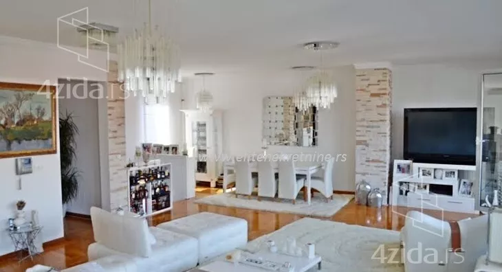 Petosoban stan | 4zida