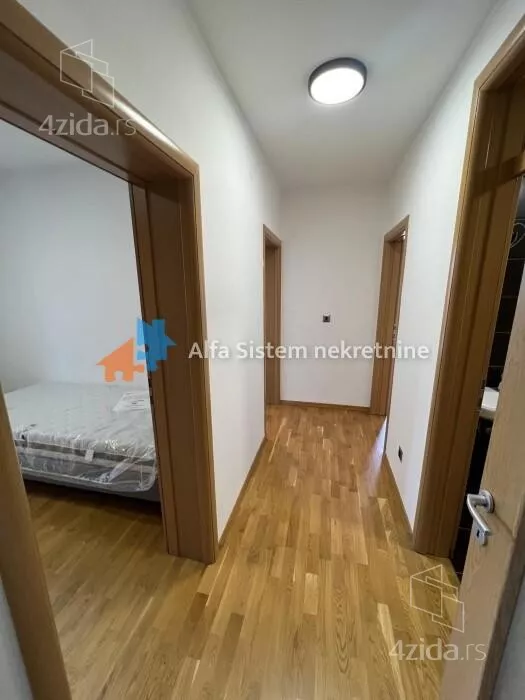 Četvoroiposoban stan | 4zida