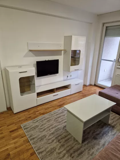 Novosadskog Sajma 19 | 4zida.rs