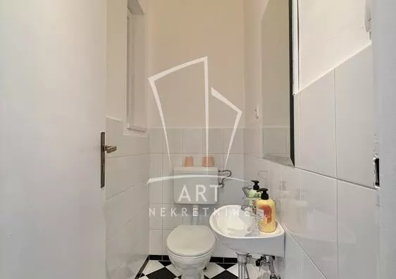 Četvoroiposoban stan | 4zida