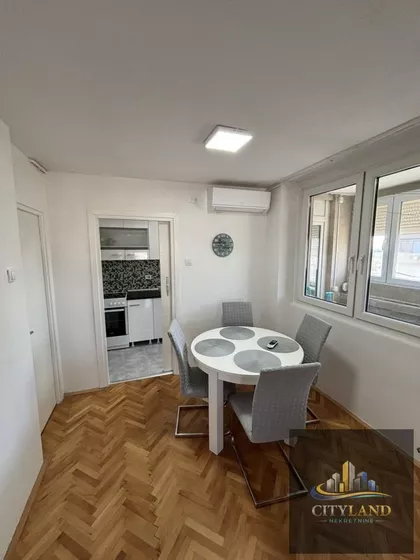 Dom Zdravlja | 4zida.rs