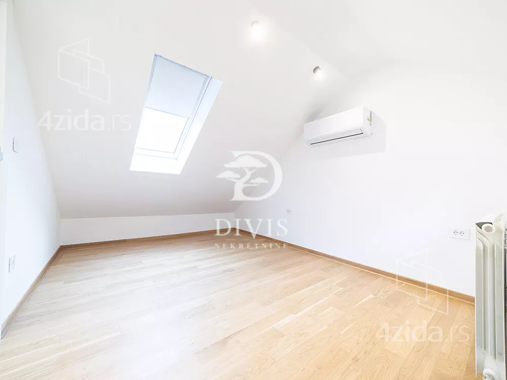 Četvoroiposoban stan | 4zida