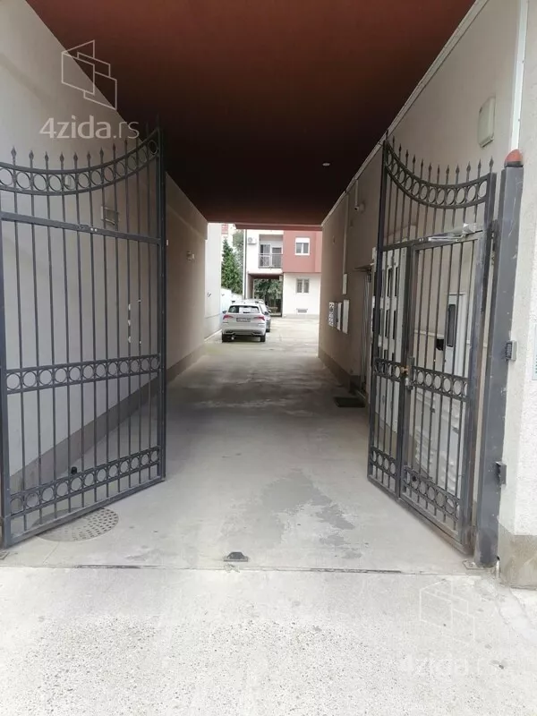 Parking | 4zida