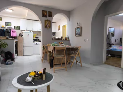 Mali Mokri Lug | 4zida.rs