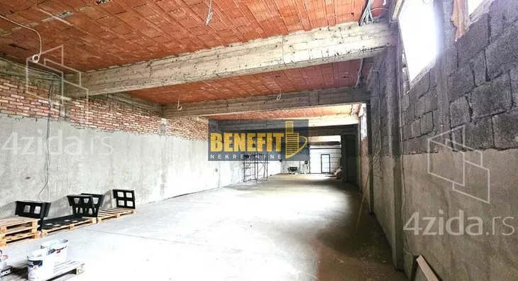 Poslovna zgrada | 4zida