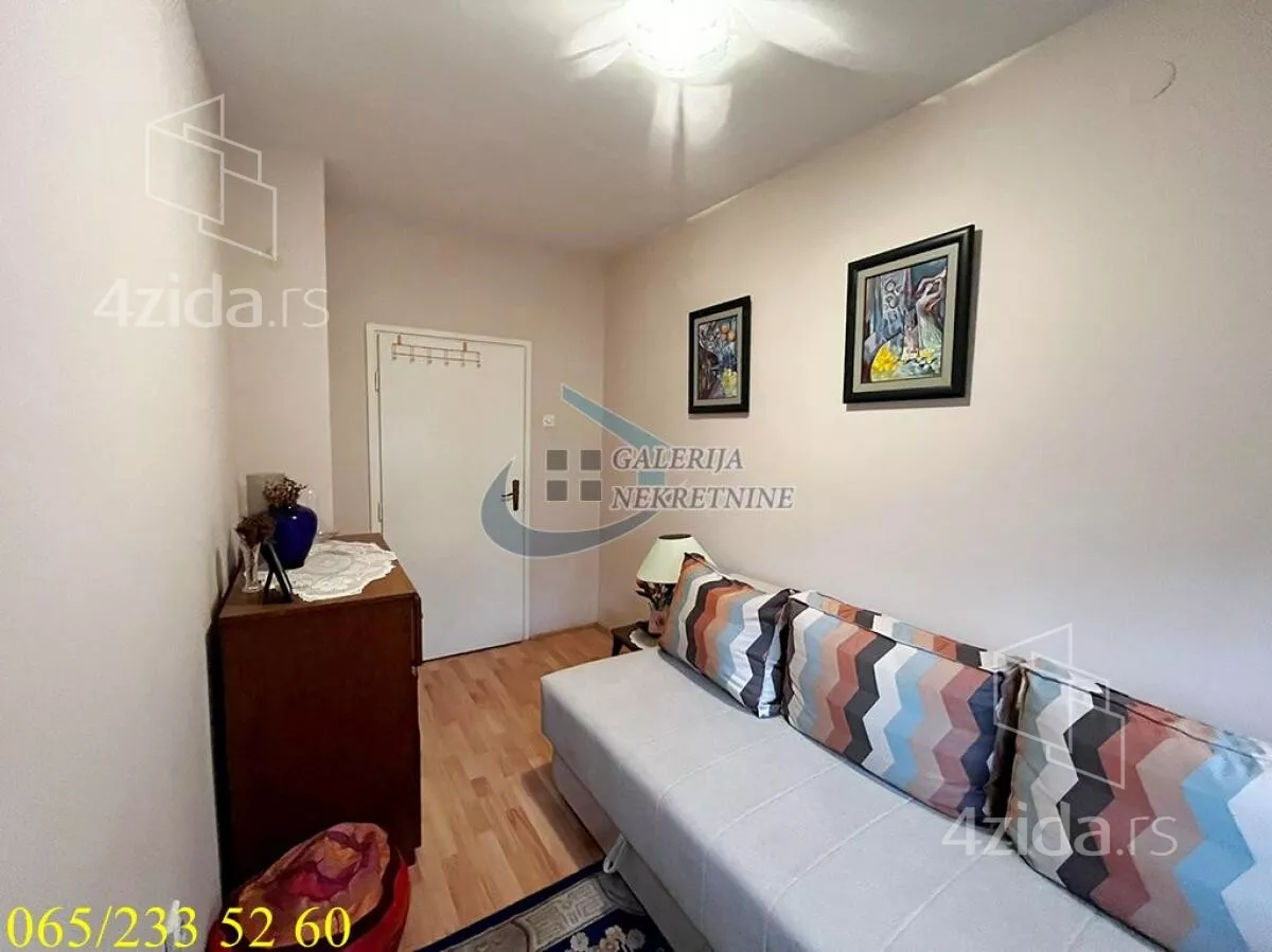 Šestosoban stan | 4zida