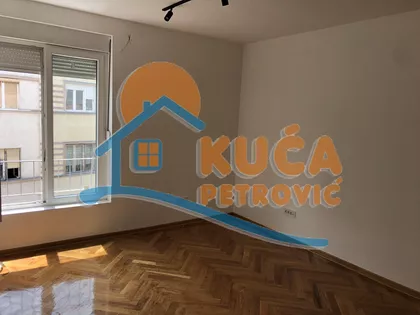 Obrenovićeva | 4zida.rs