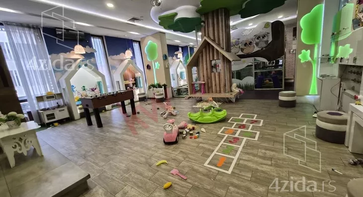 Poslovni prostor | 4zida