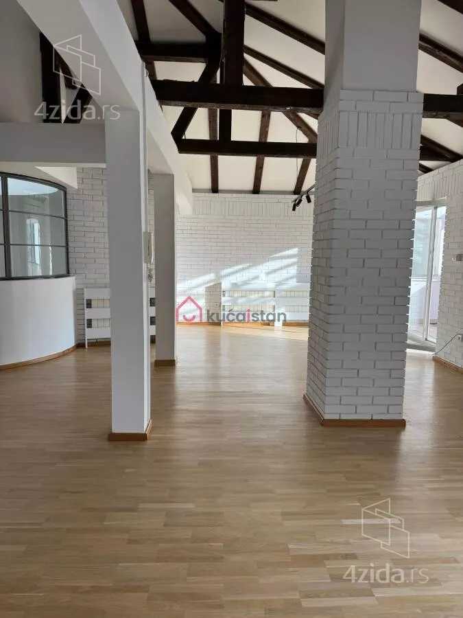 Poslovna zgrada | 4zida