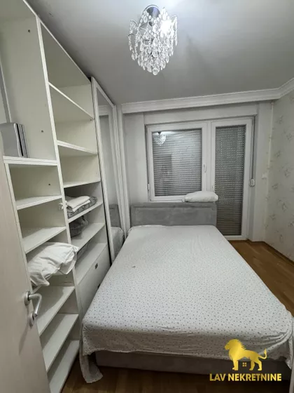 PETRA DRAPŠINA | 4zida.rs