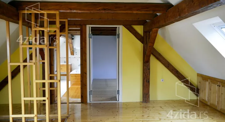 Šestosoban stan | 4zida