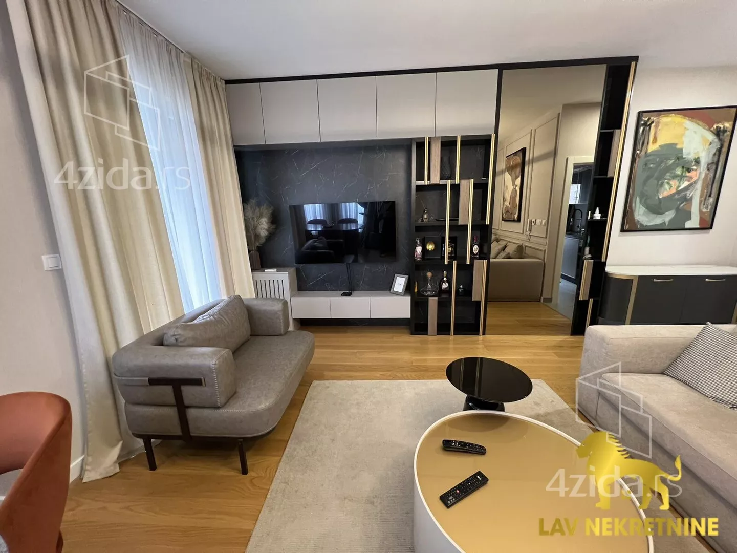 Troiposoban stan | 4zida