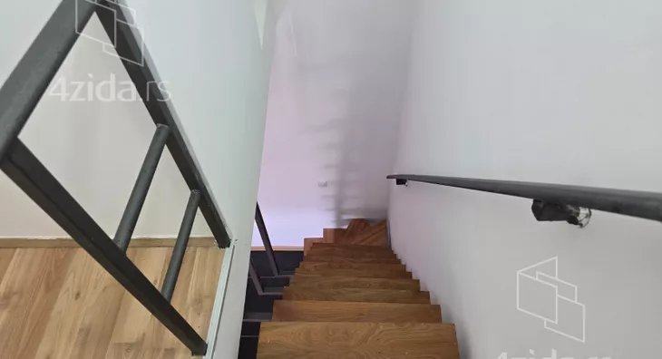 Četvoroiposoban stan | 4zida