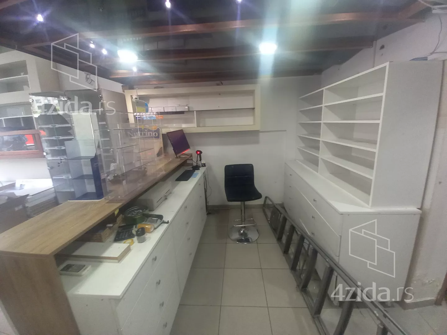 Lokal | 4zida