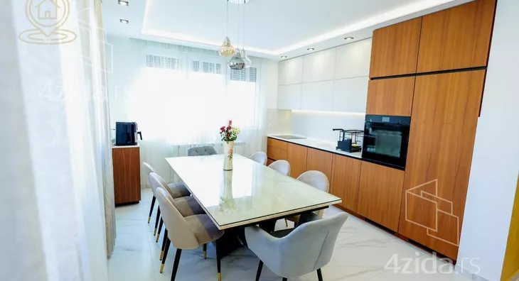 Petosoban stan | 4zida