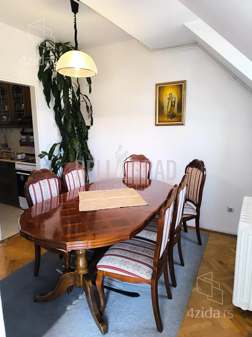 Troiposoban stan | 4zida