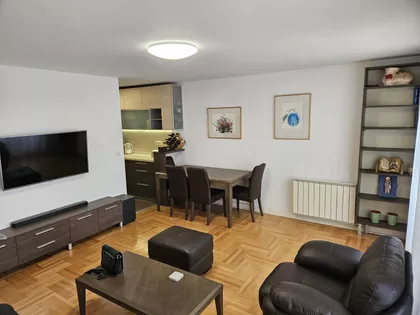 Petra Jovanovića | 4zida.rs
