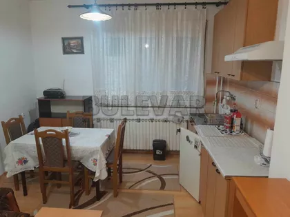 Učitelj Tasina | 4zida.rs