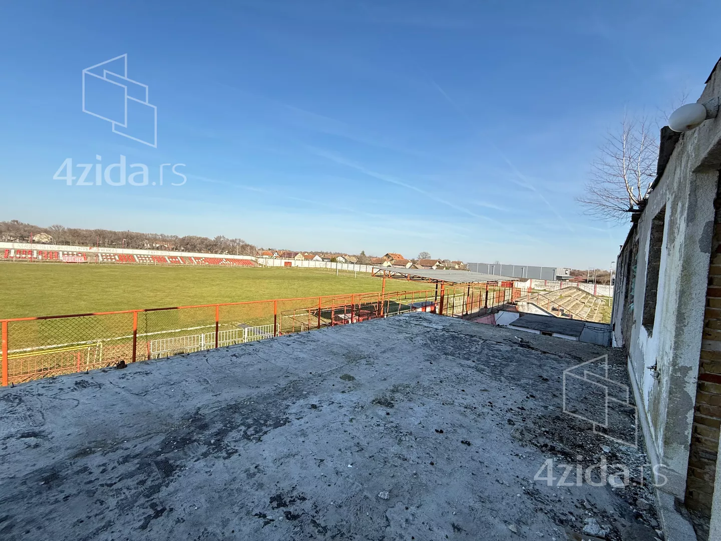 Poslovna zgrada | 4zida