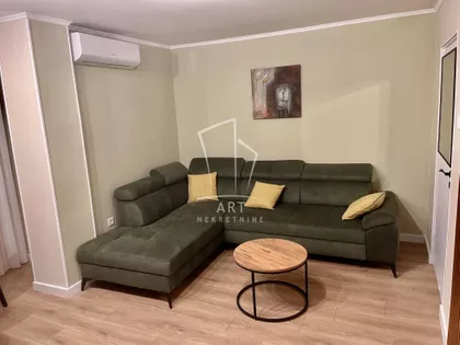 Ustanička | 4zida.rs