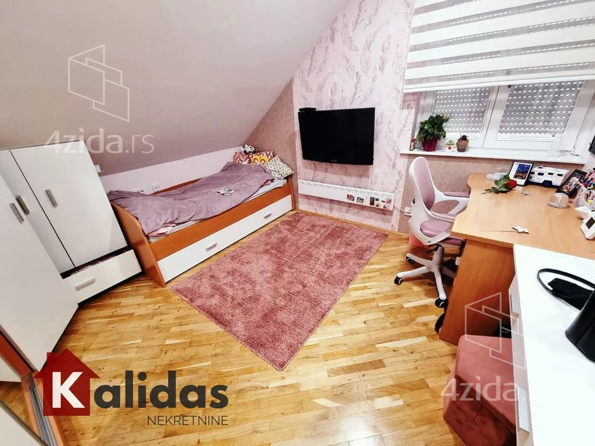 Šestosoban stan | 4zida