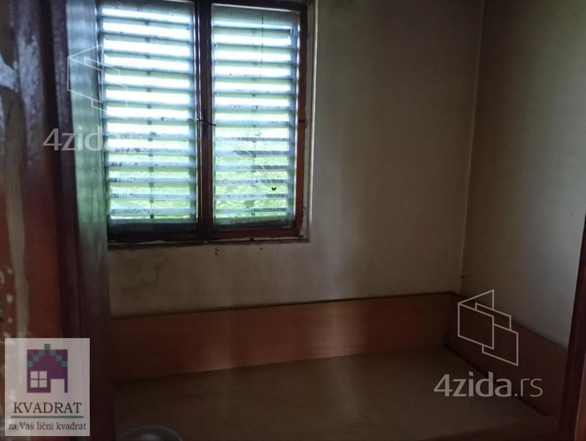 Plac | 4zida