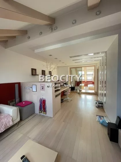 Ivana Boldižara | 4zida.rs