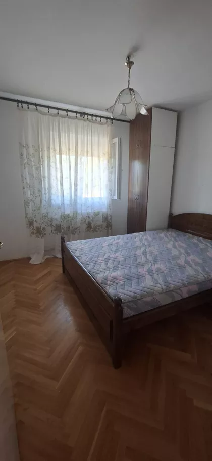 Božićna | 4zida.rs