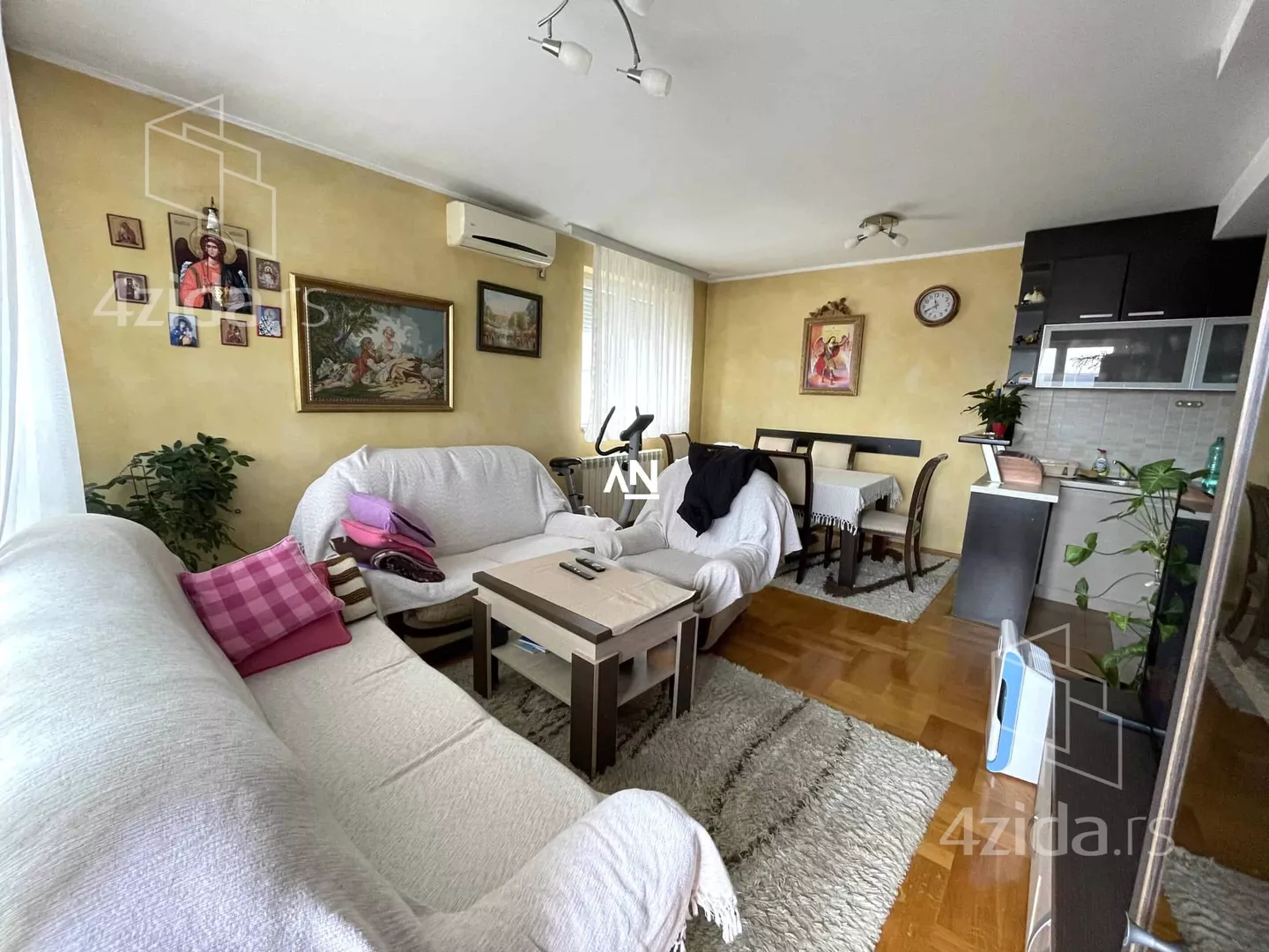 Trosoban stan | 4zida