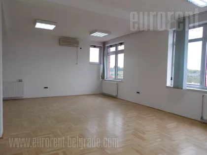 LABUDOVO BRDO | 4zida.rs