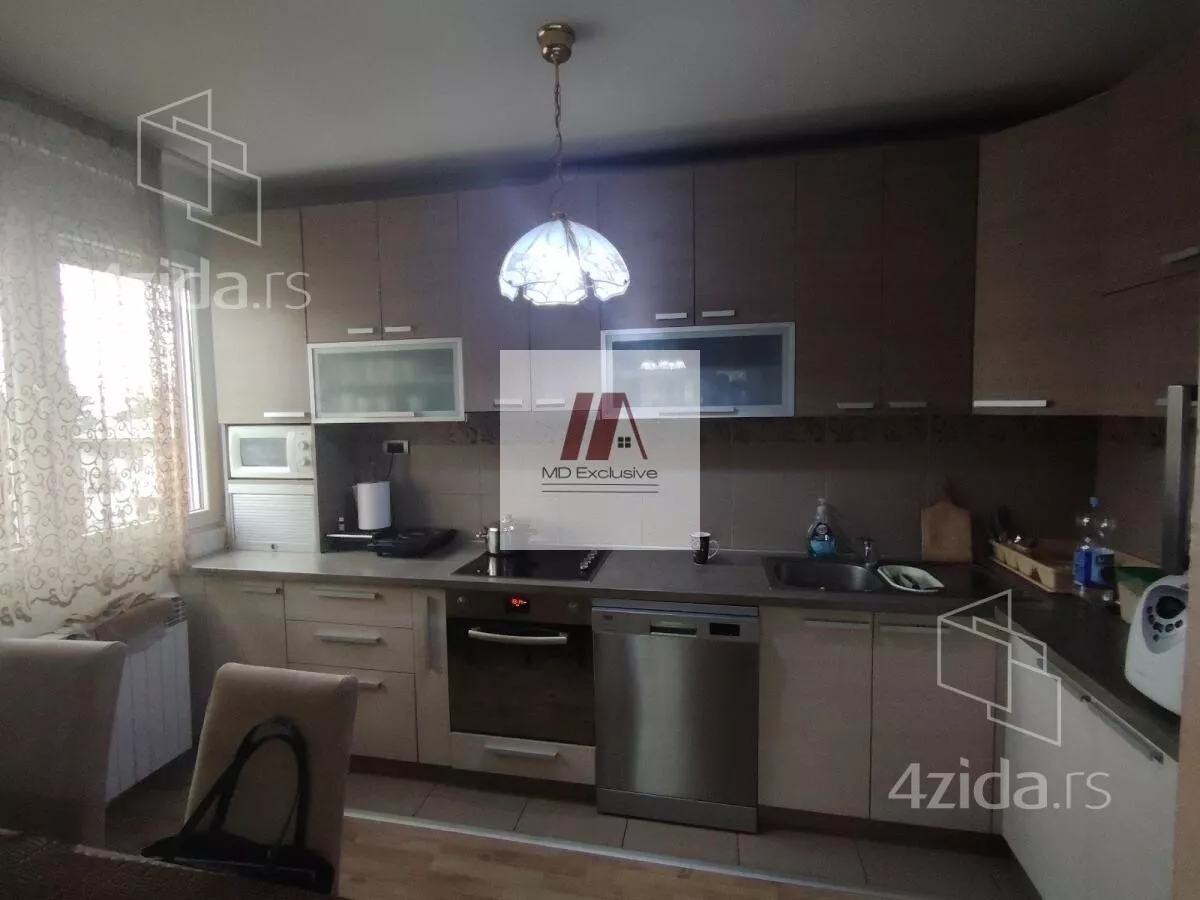 Petosoban stan | 4zida