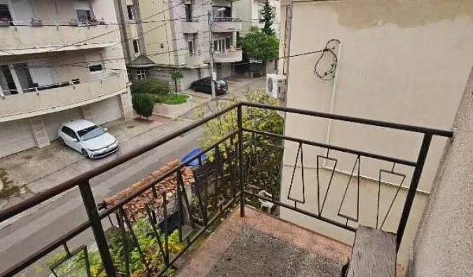 Četvoroiposoban stan | 4zida