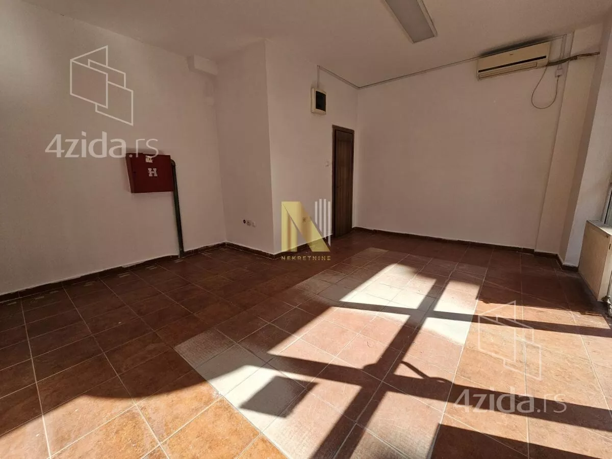 Lokal | 4zida