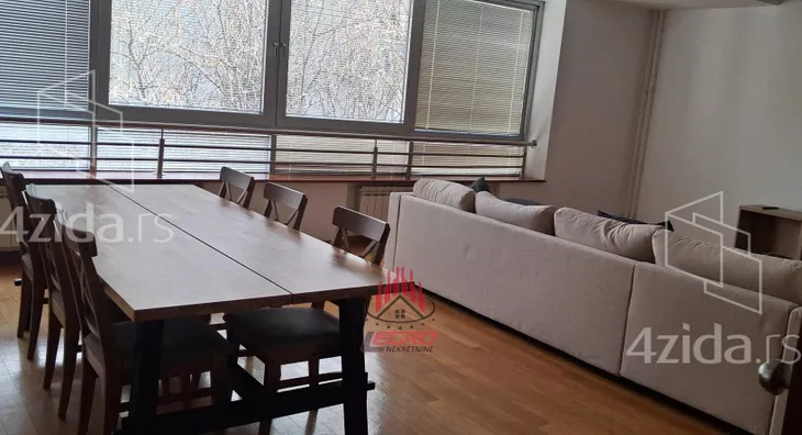 Petoiposoban stan | 4zida